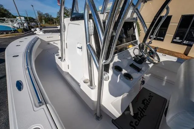 Slide: The Image of Sea Hunter 28 Floridian 2020 - 19