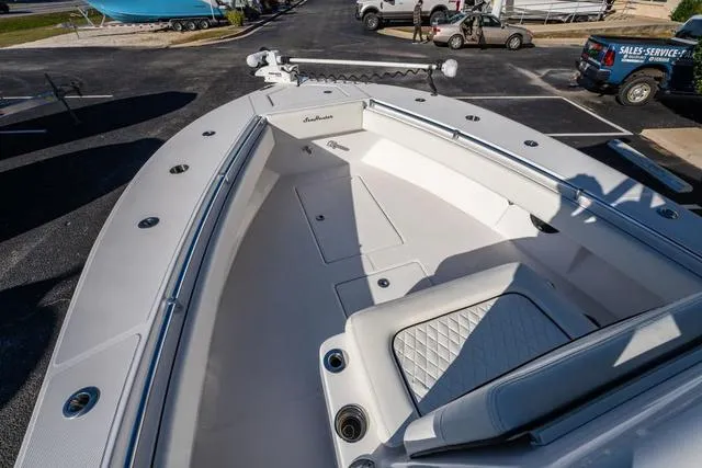 Slide: The Image of Sea Hunter 28 Floridian 2020 - 20