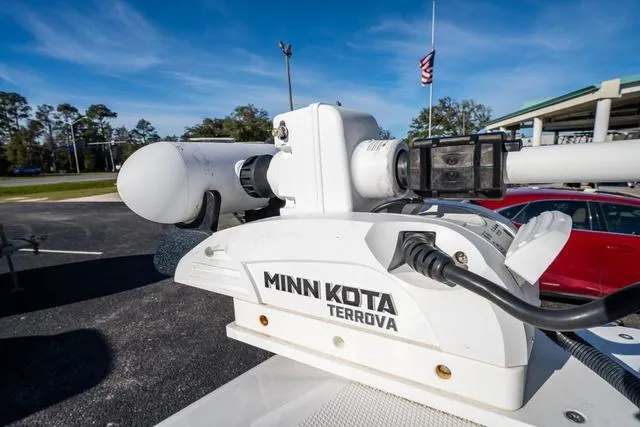 Slide: The Image of Sea Hunter 28 Floridian 2020 - 23