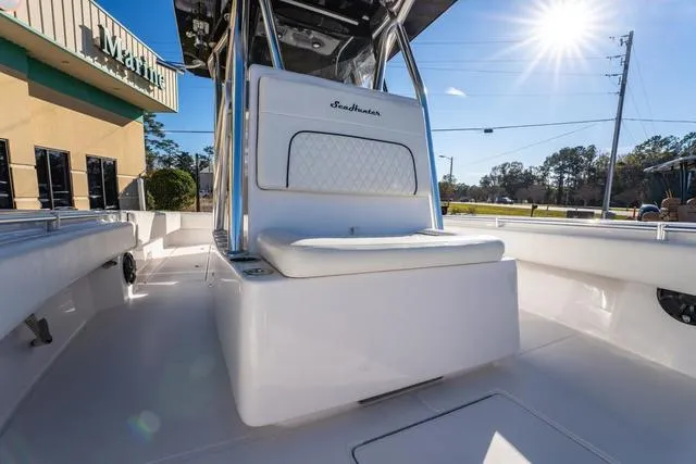 Slide: The Image of Sea Hunter 28 Floridian 2020 - 24