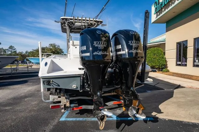 Slide: The Image of Sea Hunter 28 Floridian 2020 - 3