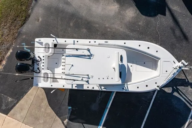 Slide: The Image of Sea Hunter 28 Floridian 2020 - 6