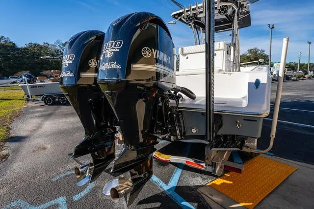 Slide: The Image of Sea Hunter 28 Floridian 2020 - 7