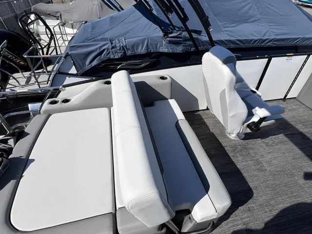Slide: The Image of Godfrey Monaco 235 SFL Tritoon 2025 - 11