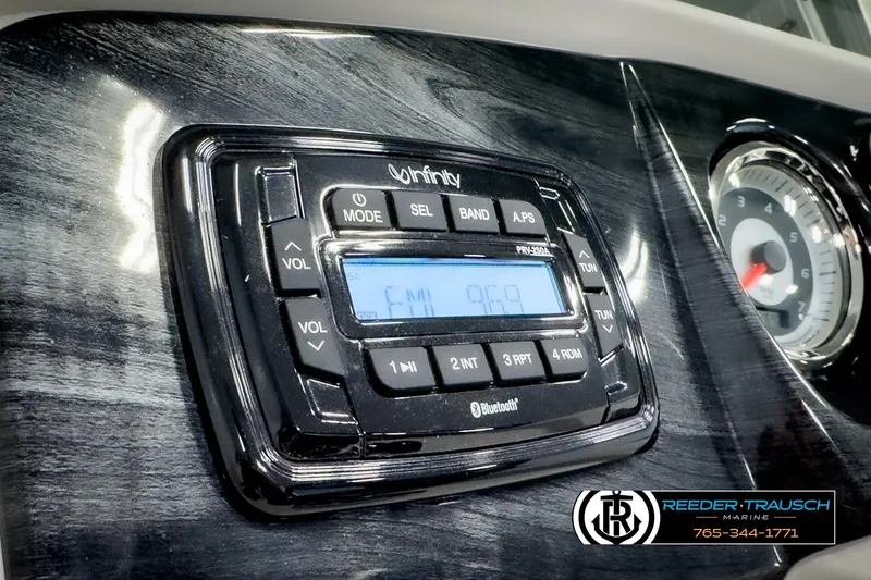 Slide: The Image of Infinity stereo system on 2020 Avalon 2285 LSZ CRB dashboard with Bluetooth connectivity. - 29