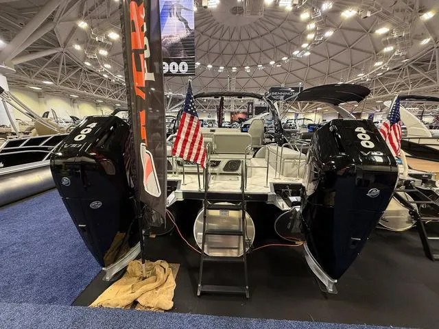 Slide: The Image of Bennington QX Swingback 30 QXSBAX2 Tritoon 2025 - 26