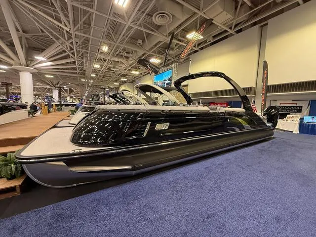 Slide: The Image of Bennington QX Swingback 30 QXSBAX2 Tritoon 2025 - 3