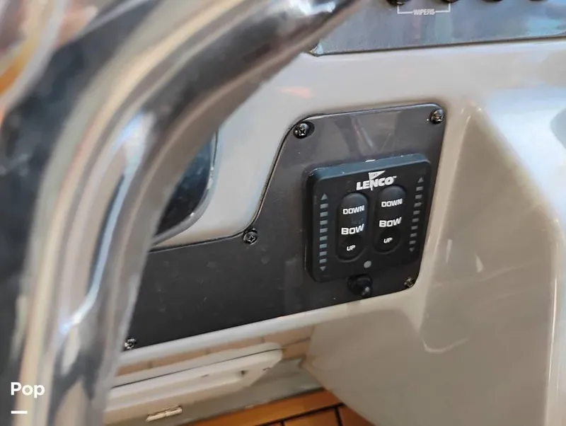 Slide: The Image of 2014 Robalo R305 for sale in Merritt Island, FL - 40