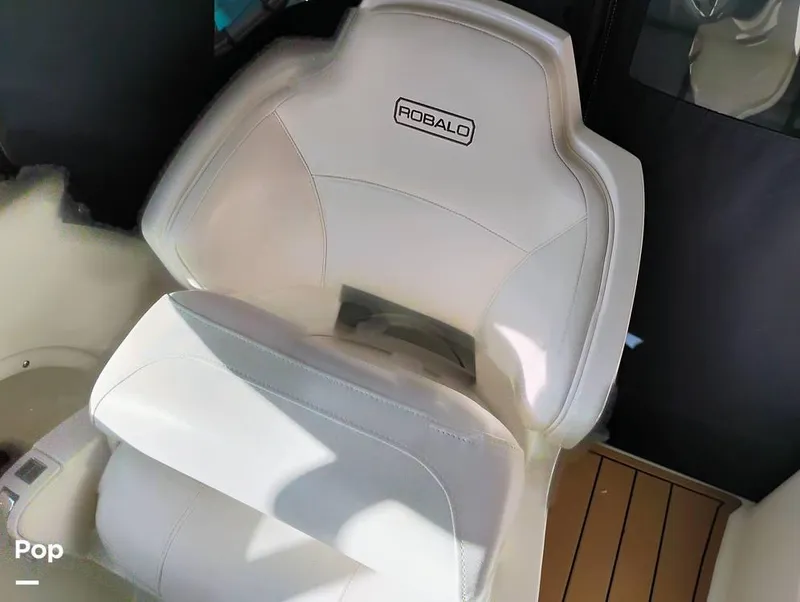 Slide: The Image of 2014 Robalo R305 for sale in Merritt Island, FL - 48