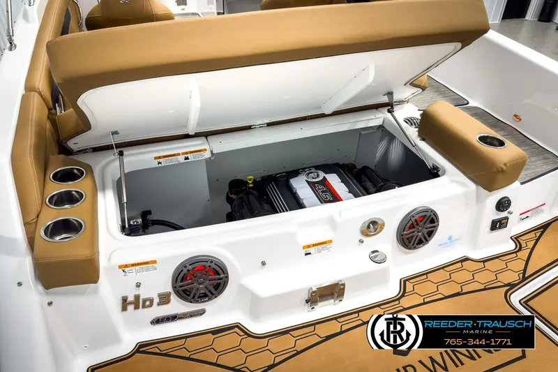 Slide: The Image of Four Winns HD3 2025 - 51