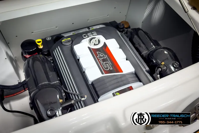 Slide: The Image of Four Winns HD3 2025 - 52