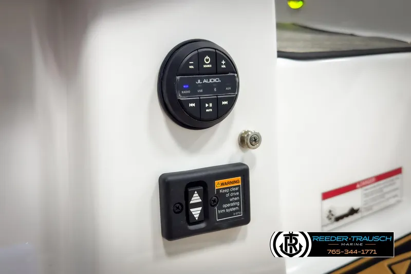 Slide: The Image of Four Winns HD3 2025 - 63