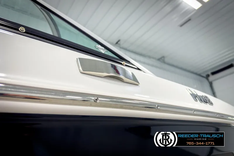 Slide: The Image of Four Winns HD3 2025 - 65