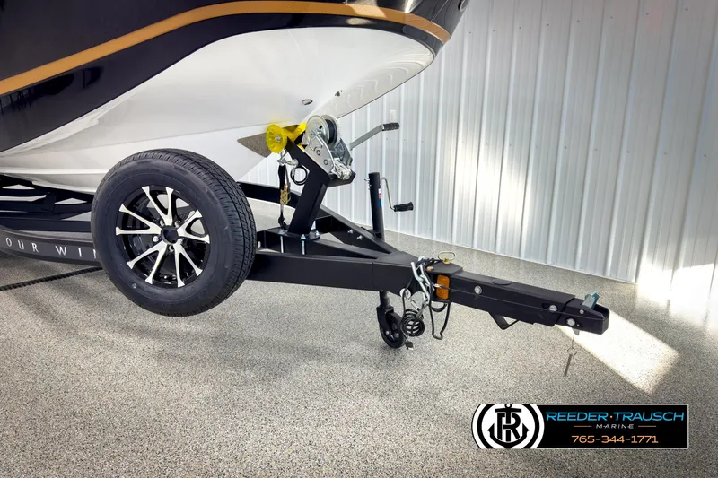 Slide: The Image of Four Winns HD3 2025 - 69