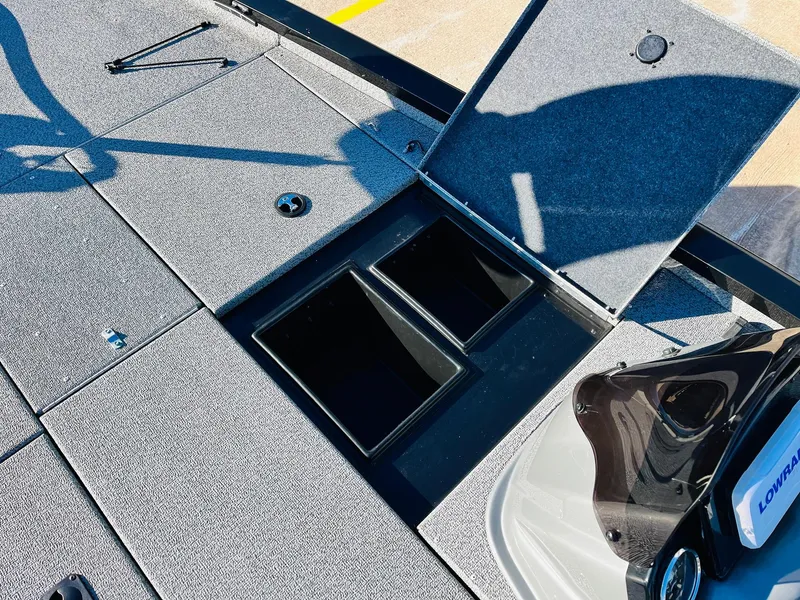 Slide: The Image of 2020 G3 Sportsman 1910 boat with open storage compartments. - 21