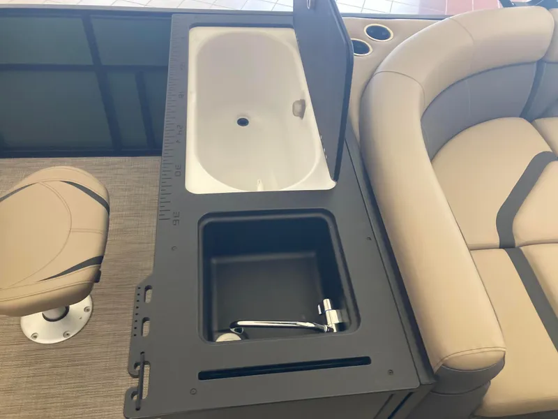 Slide: The Image of Viaggio X20F Luxury Fish-n-Fun 2025 - 10