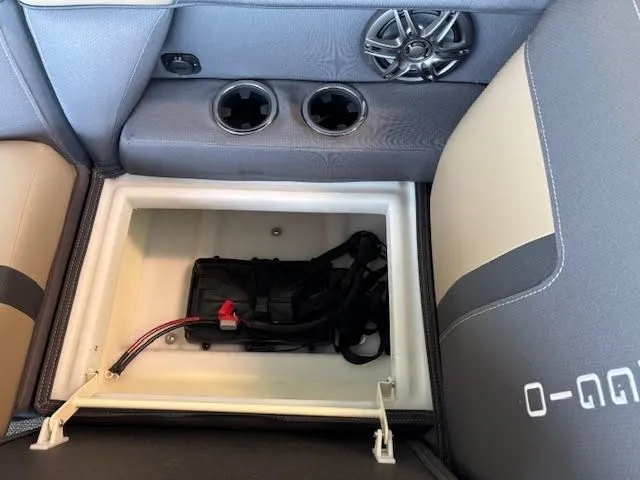 Slide: The Image of Viaggio X20F Luxury Fish-n-Fun 2025 - 17