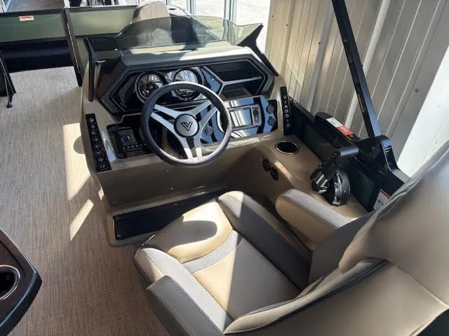 Slide: The Image of Viaggio X20F Luxury Fish-n-Fun 2025 - 18