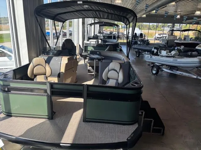 Slide: The Image of Viaggio X20F Luxury Fish-n-Fun 2025 - 27