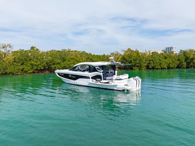 Slide: The Image of Galeon 435 GTO 2026 - 26