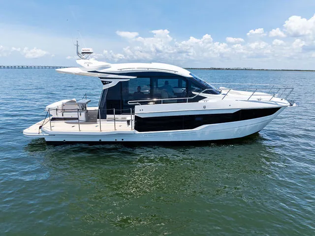 Slide: The Image of Galeon 410 HTC 2025 - 16