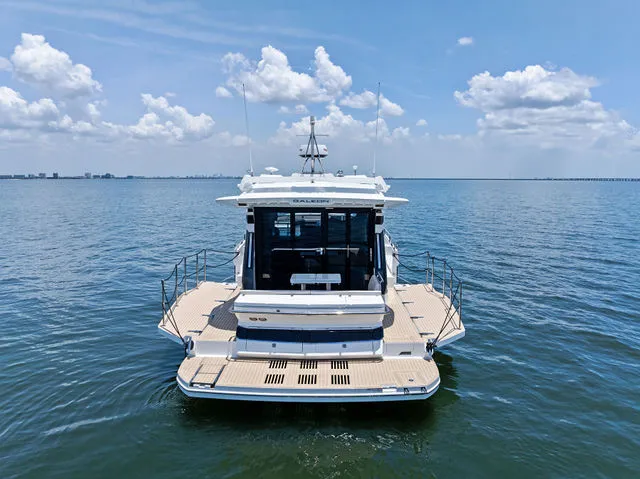 Slide: The Image of Galeon 410 HTC 2025 - 19