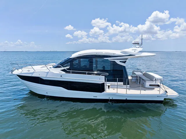 Slide: The Image of Galeon 410 HTC 2025 - 21