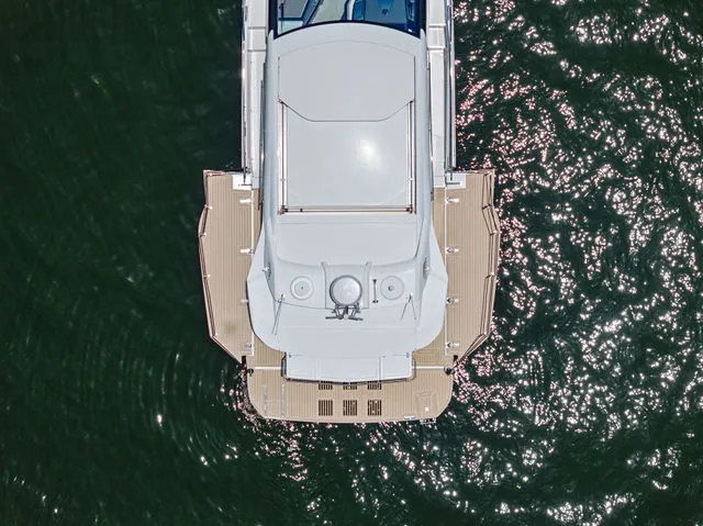 Slide: The Image of Galeon 410 HTC 2025 - 26