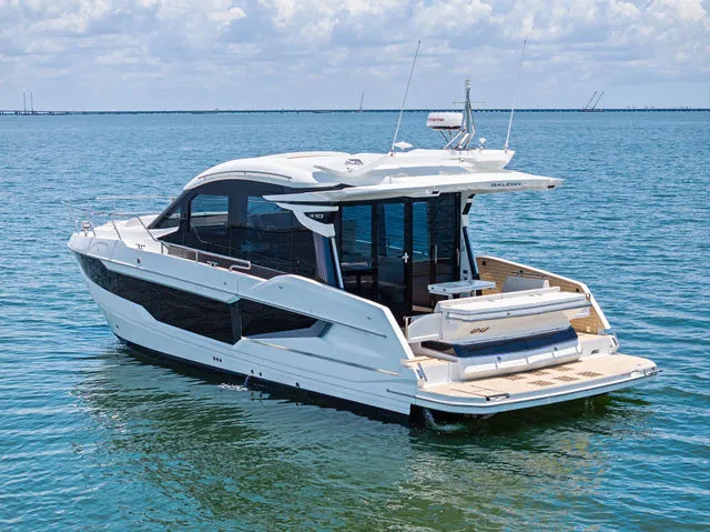 Slide: The Image of Galeon 410 HTC 2025 - 31