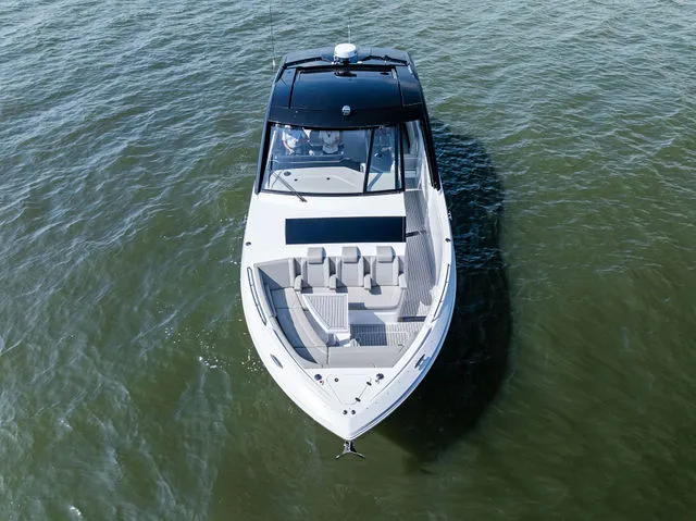 Slide: The Image of Galeon 410 HTC 2025 - 37