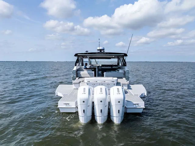 Slide: The Image of Galeon 410 HTC 2025 - 44