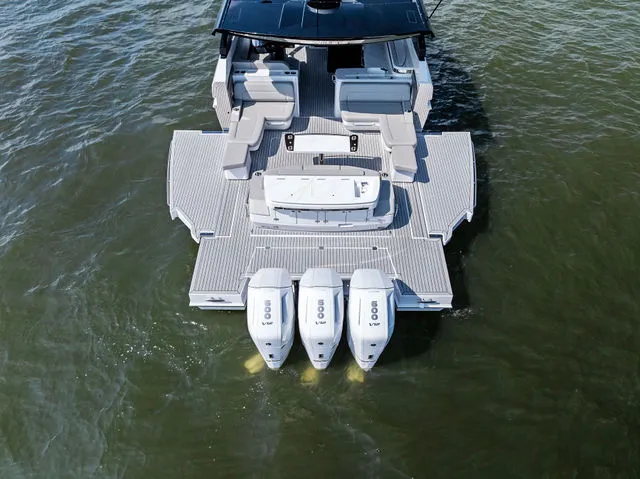 Slide: The Image of Galeon 410 HTC 2025 - 45