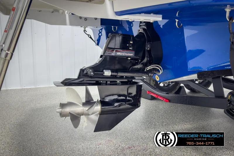 Slide: The Image of Four Winns HD3 2025 - 54