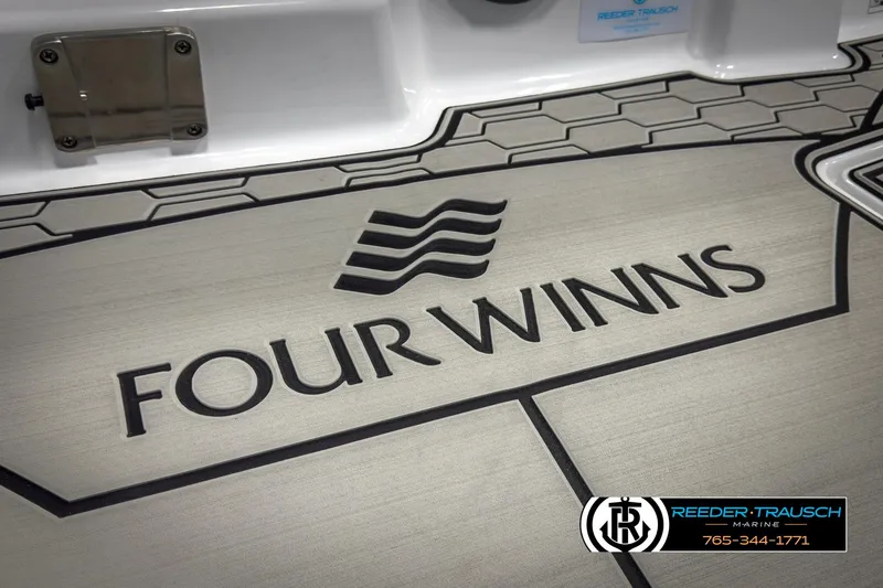 Slide: The Image of Four Winns HD3 2025 - 60