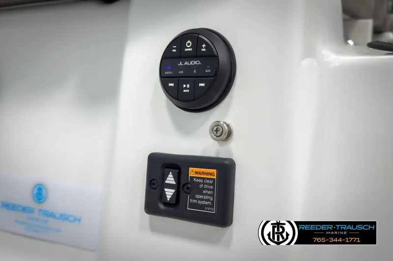 Slide: The Image of Four Winns HD3 2025 - 62