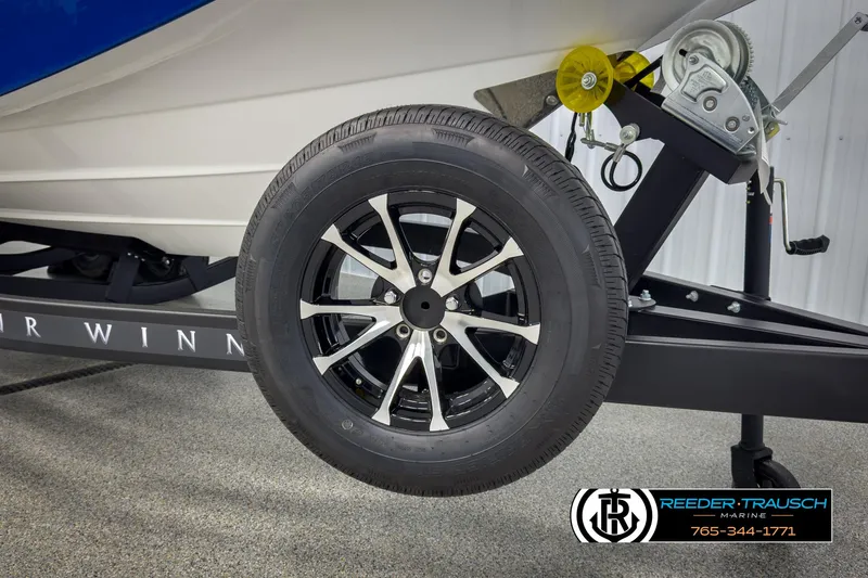 Slide: The Image of Four Winns HD3 2025 - 64