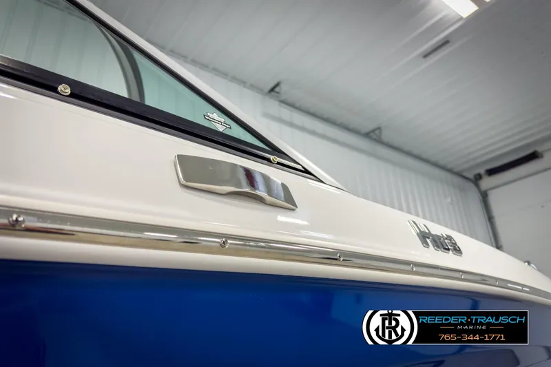 Slide: The Image of Four Winns HD3 2025 - 68