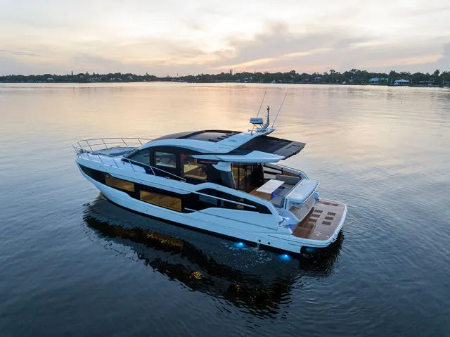 Slide: The Image of Galeon 450 HTC 2025 - 13