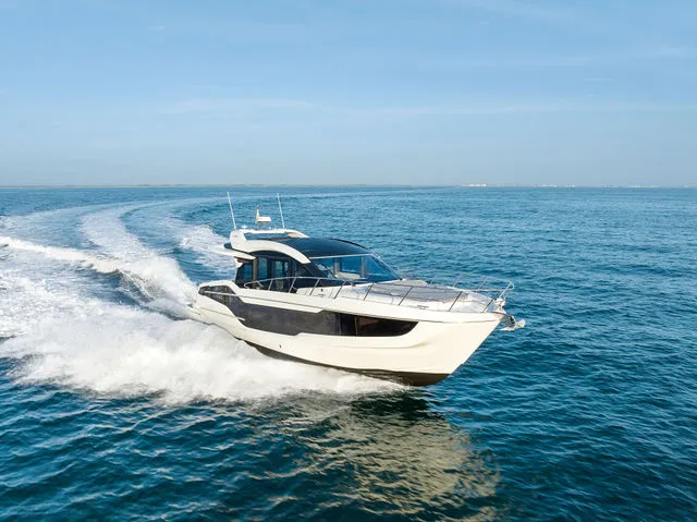 Slide: The Image of Galeon 450 HTC 2025 - 25