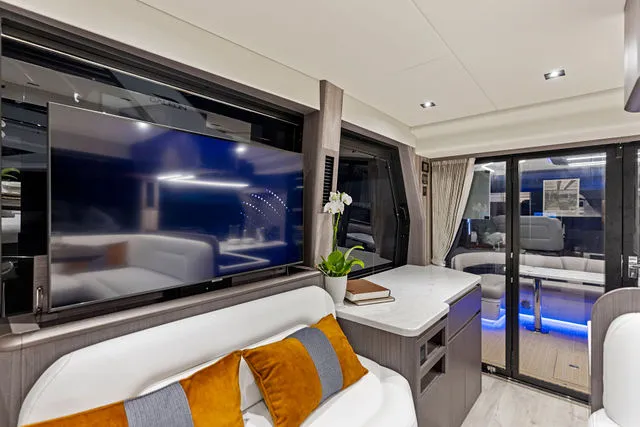 Slide: The Image of Galeon 480 Fly 2025 - 14