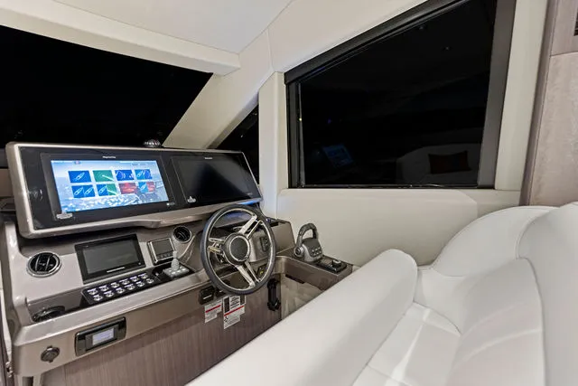 Slide: The Image of Galeon 480 Fly 2025 - 15