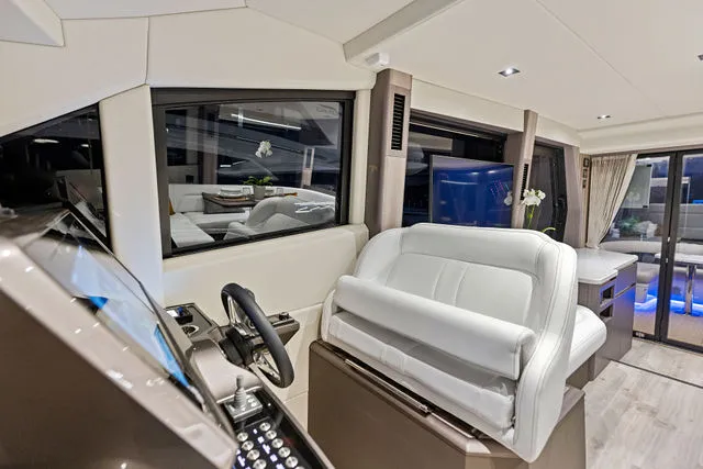Slide: The Image of Galeon 480 Fly 2025 - 18