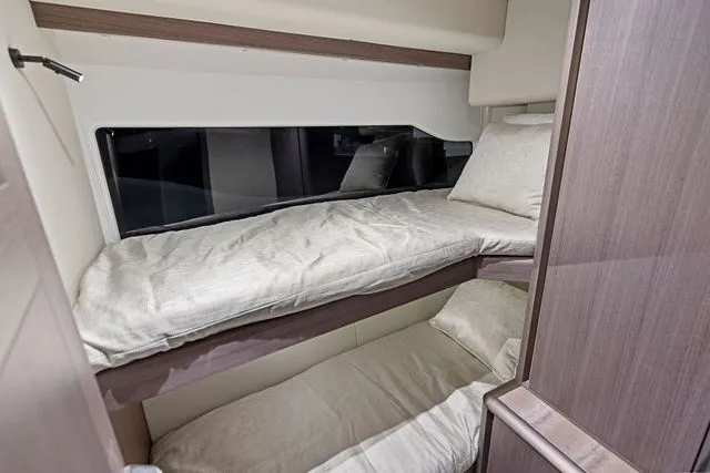 Slide: The Image of Galeon 480 Fly 2025 - 23