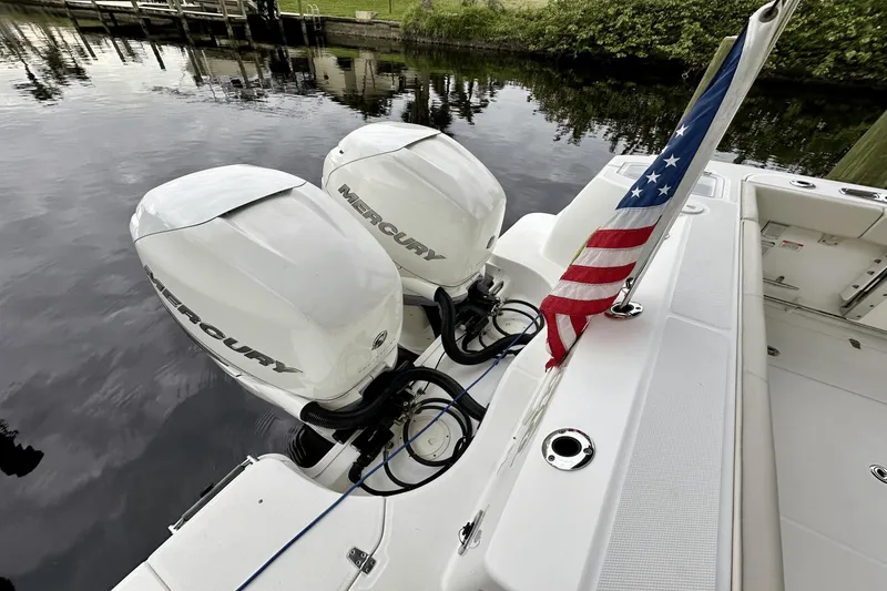 Slide: The Image of Boston Whaler 315 Conquest 2018 - 11