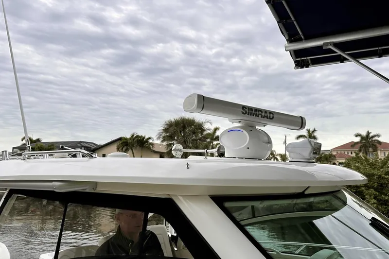 Slide: The Image of Boston Whaler 315 Conquest 2018 - 12