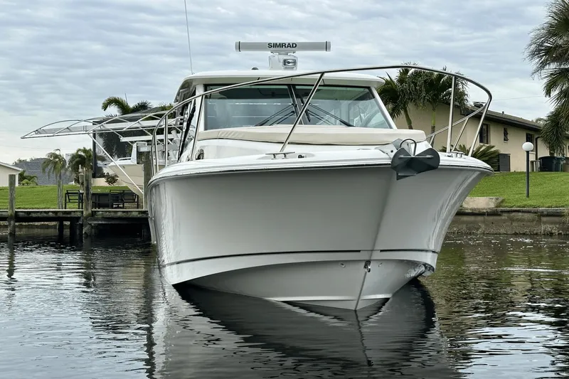 Slide: The Image of Boston Whaler 315 Conquest 2018 - 2