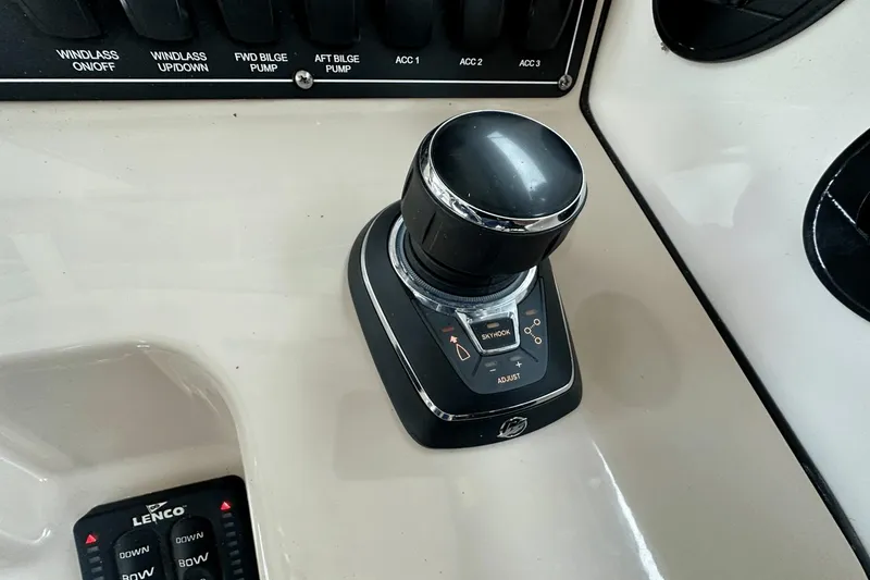 Slide: The Image of Boston Whaler 315 Conquest 2018 - 44