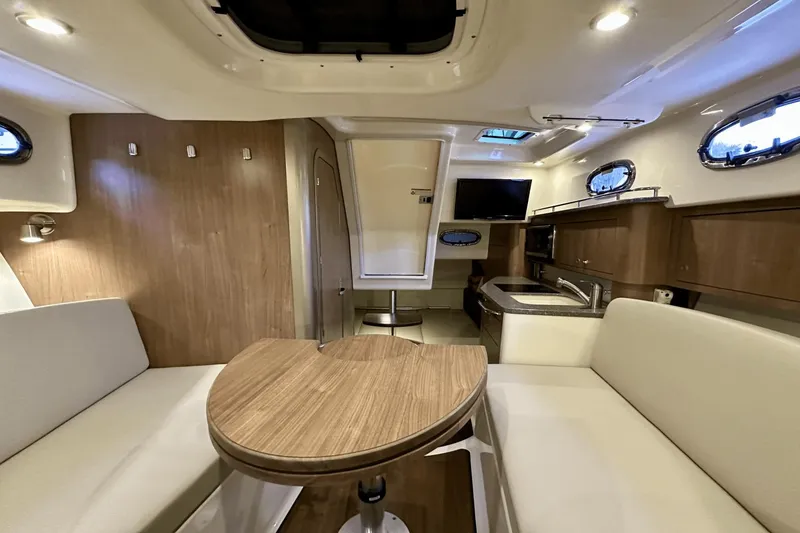 Slide: The Image of Boston Whaler 315 Conquest 2018 - 51