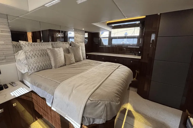 Slide: The Image of Cruisers 54 Cantius 2022 - 100