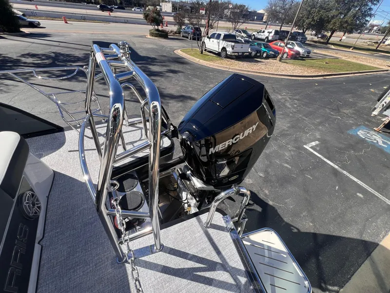 Slide: The Image of Harris Grand Mariner 270 2025 - 40